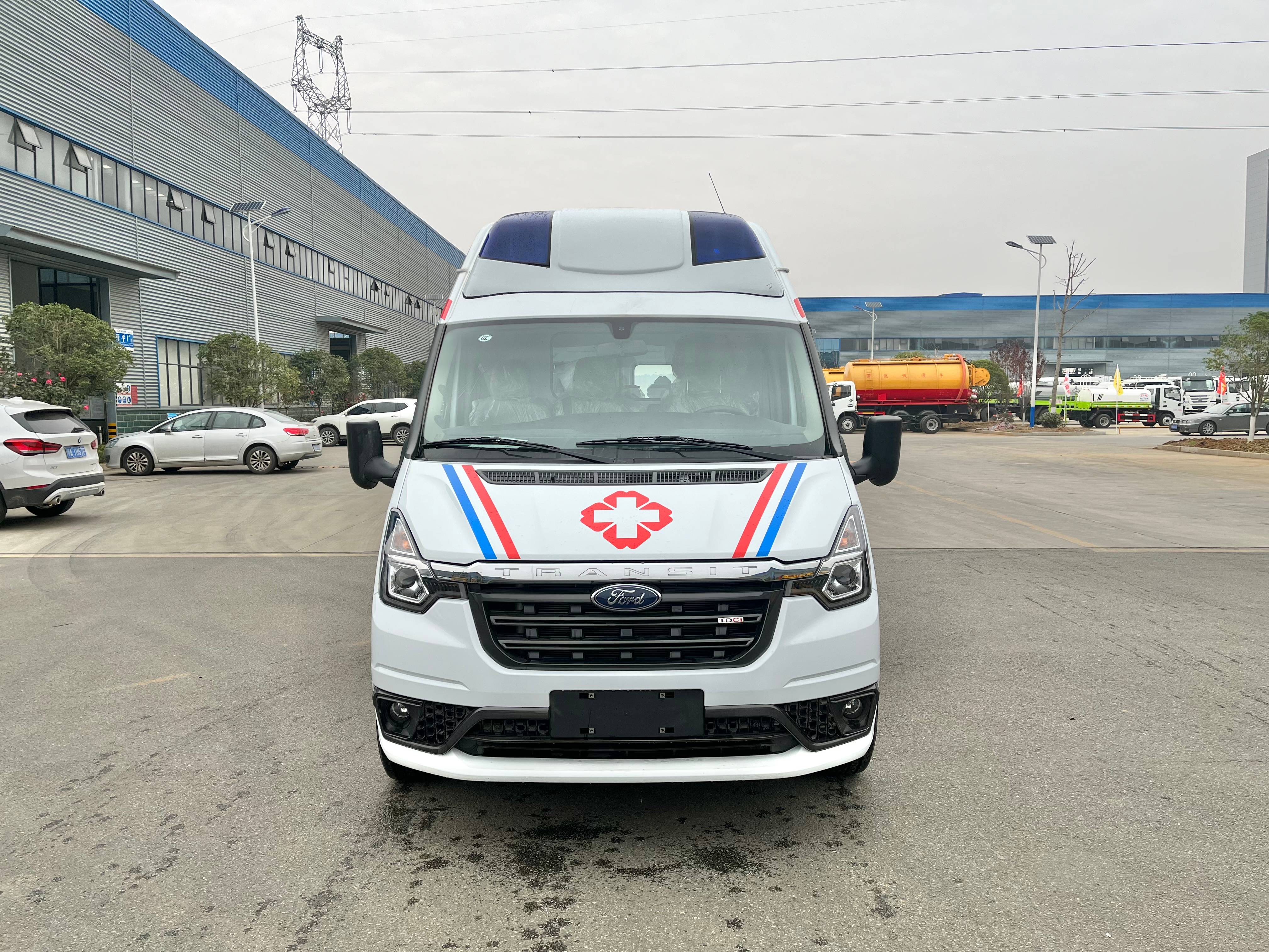 福特新世代V348長(zhǎng)軸高頂負(fù)壓救護(hù)車(chē)